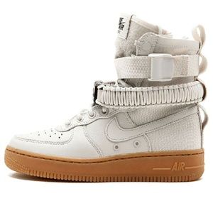 Women’s Nike SF Airforce 1 High - size 8